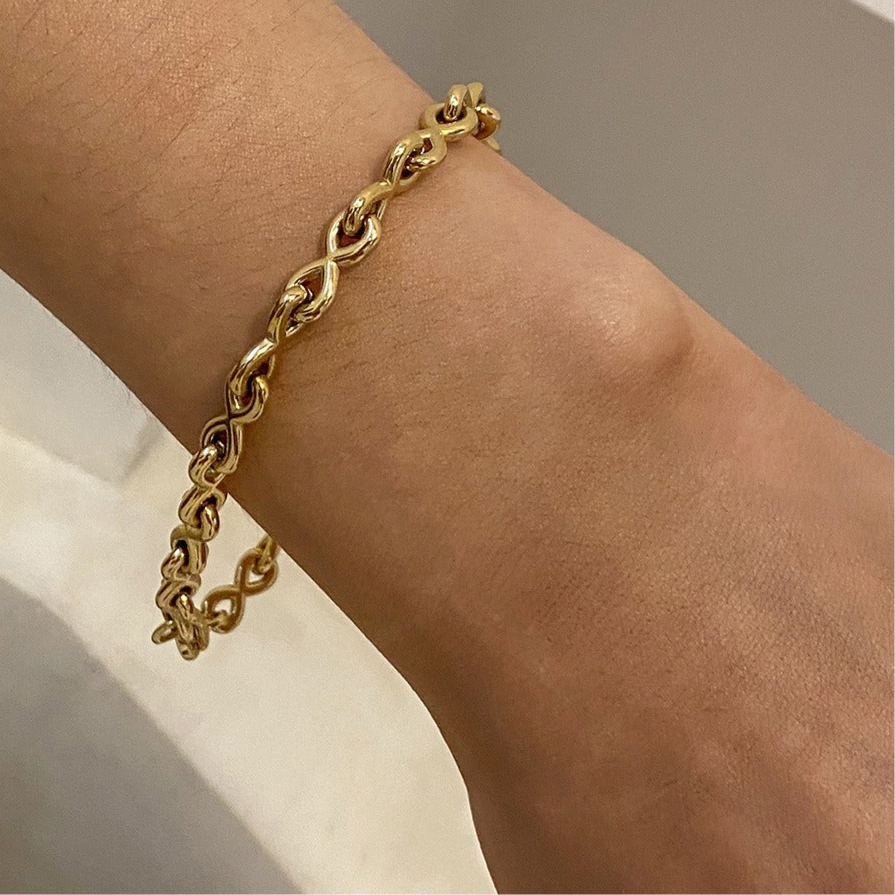 Thick Figure-8 Chain Bracelet, 18k Gold